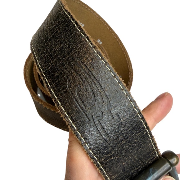 Leather Belt With Embossed Design - Picture 3 of 7